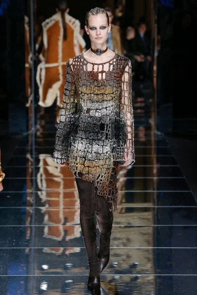 Look 29